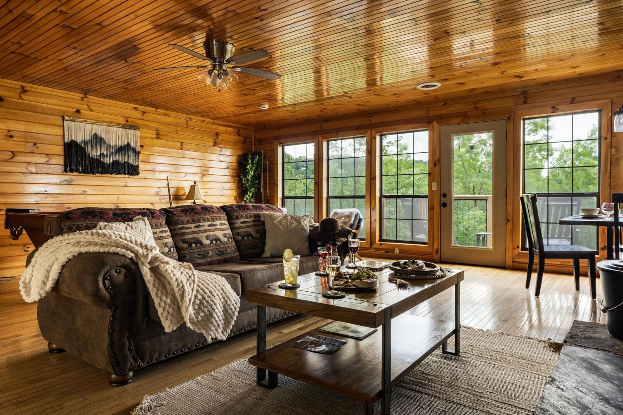 Elevista - Quaint&Private-Views-Hottub-Pooltable-Bears-3 Clubhouse Pools Gatlinburg Exterior foto