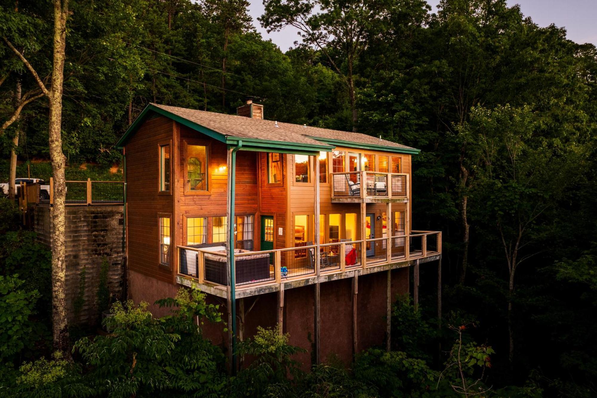 Elevista - Quaint&Private-Views-Hottub-Pooltable-Bears-3 Clubhouse Pools Gatlinburg Exterior foto
