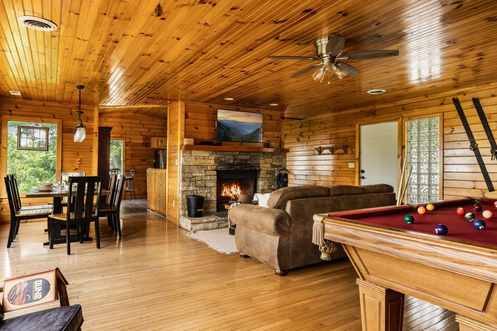 Elevista - Quaint&Private-Views-Hottub-Pooltable-Bears-3 Clubhouse Pools Gatlinburg Exterior foto