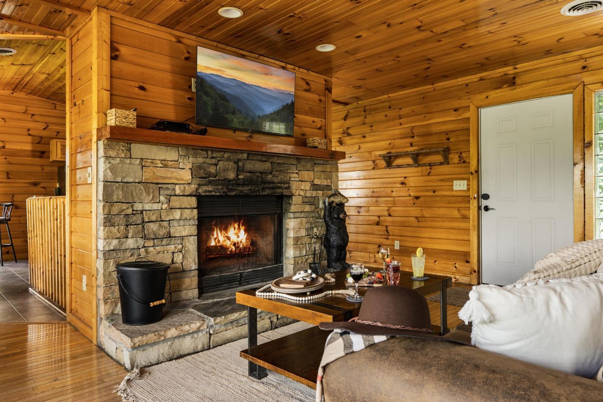 Elevista - Quaint&Private-Views-Hottub-Pooltable-Bears-3 Clubhouse Pools Gatlinburg Exterior foto